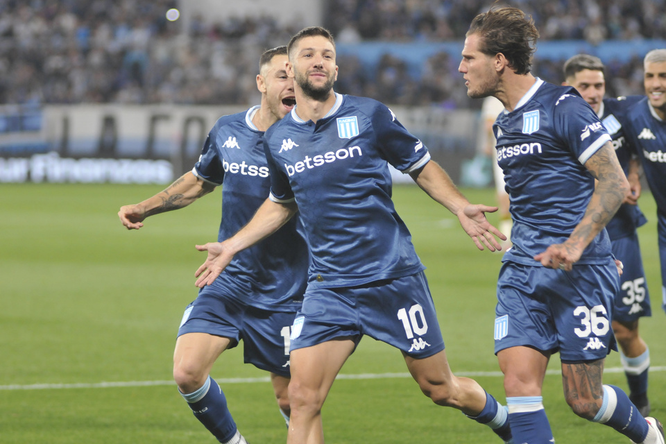 Racing se impuso ante Aldosivi y también da pelea en el Torneo Clausura