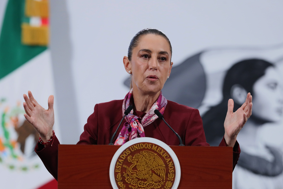 Sheinbaum resiste embates de la derecha y de Trump