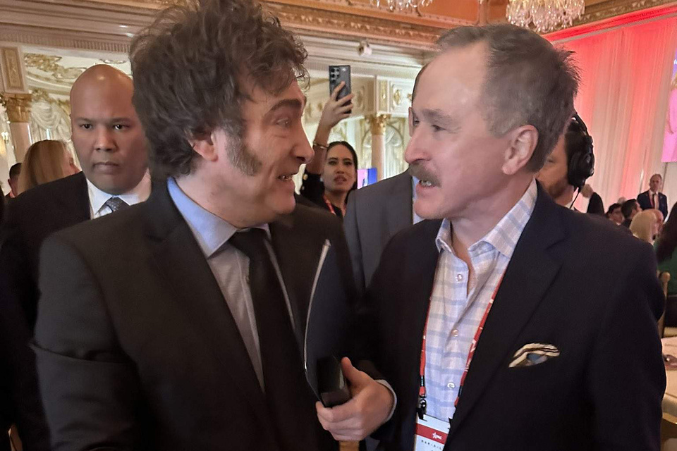 Antes de su viaje a Miami, Milei se reunirá hoy con Peter Lamelas, nuevo embajador de EE.UU. en el país