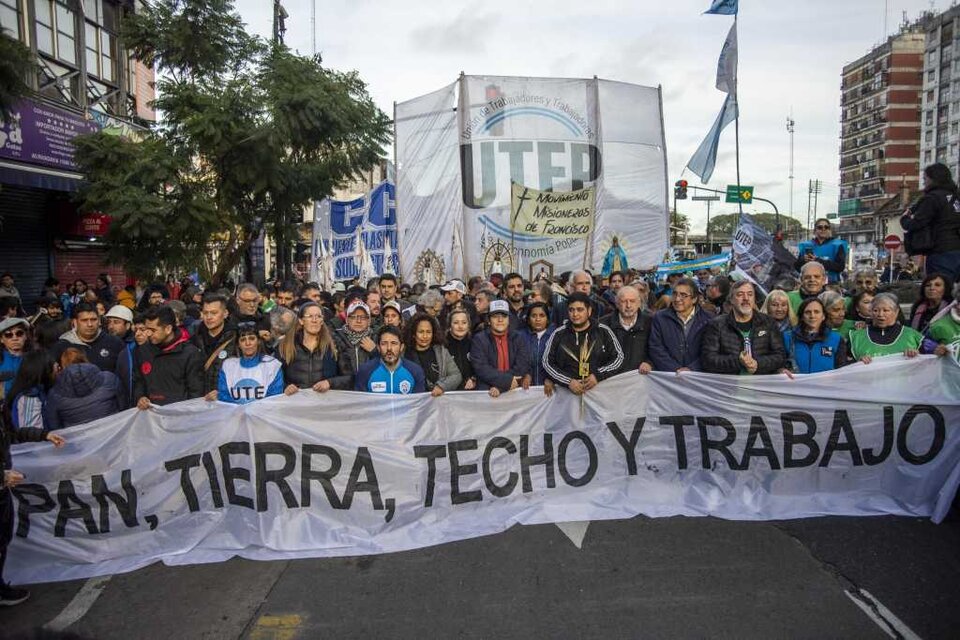 ????En vivo. De San Cayetano a Plaza de Mayo por la crisis social y laboral