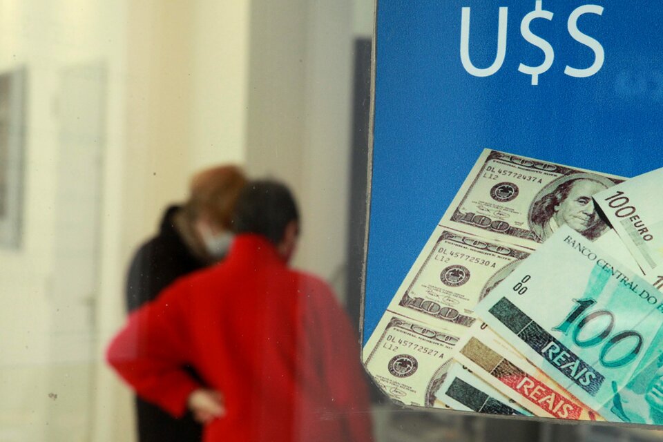 Por qué subió el dólar blue y qué podría pasar en los próximos días