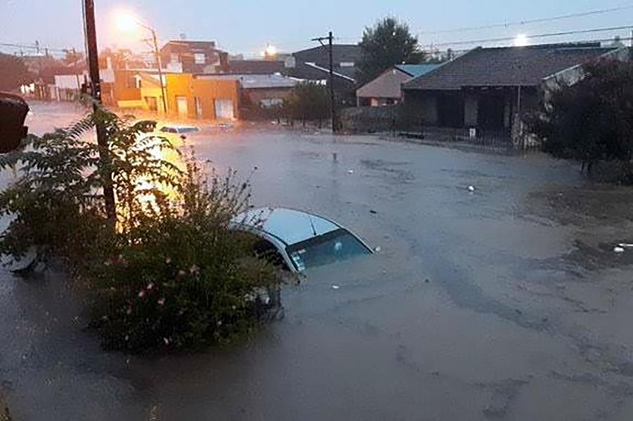 Un impresionante temporal dejó a Bahía Blanca bajo el agua