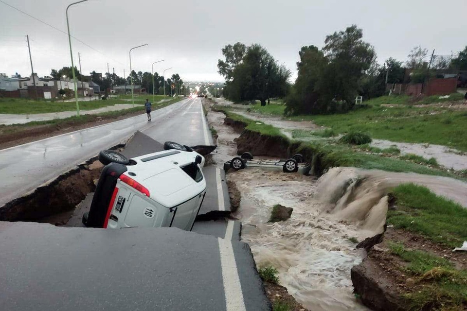 Las impresionantes fotos y videos de Bahía Blanca luego del temporal