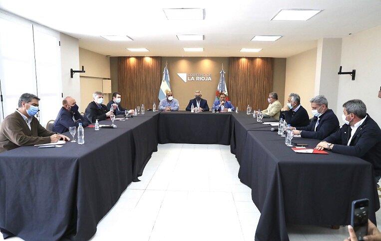 Alberto Fernández se reúne en La Rioja con gobernadores de todo el país