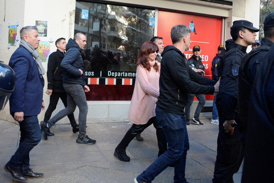 Piden reforzar la seguridad de Cristina Kirchner 